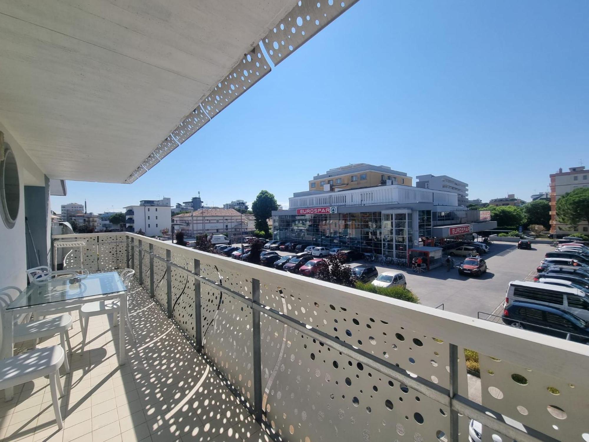 Appart-Hotel Holiday Lignano Sabbiadoro Exterior foto