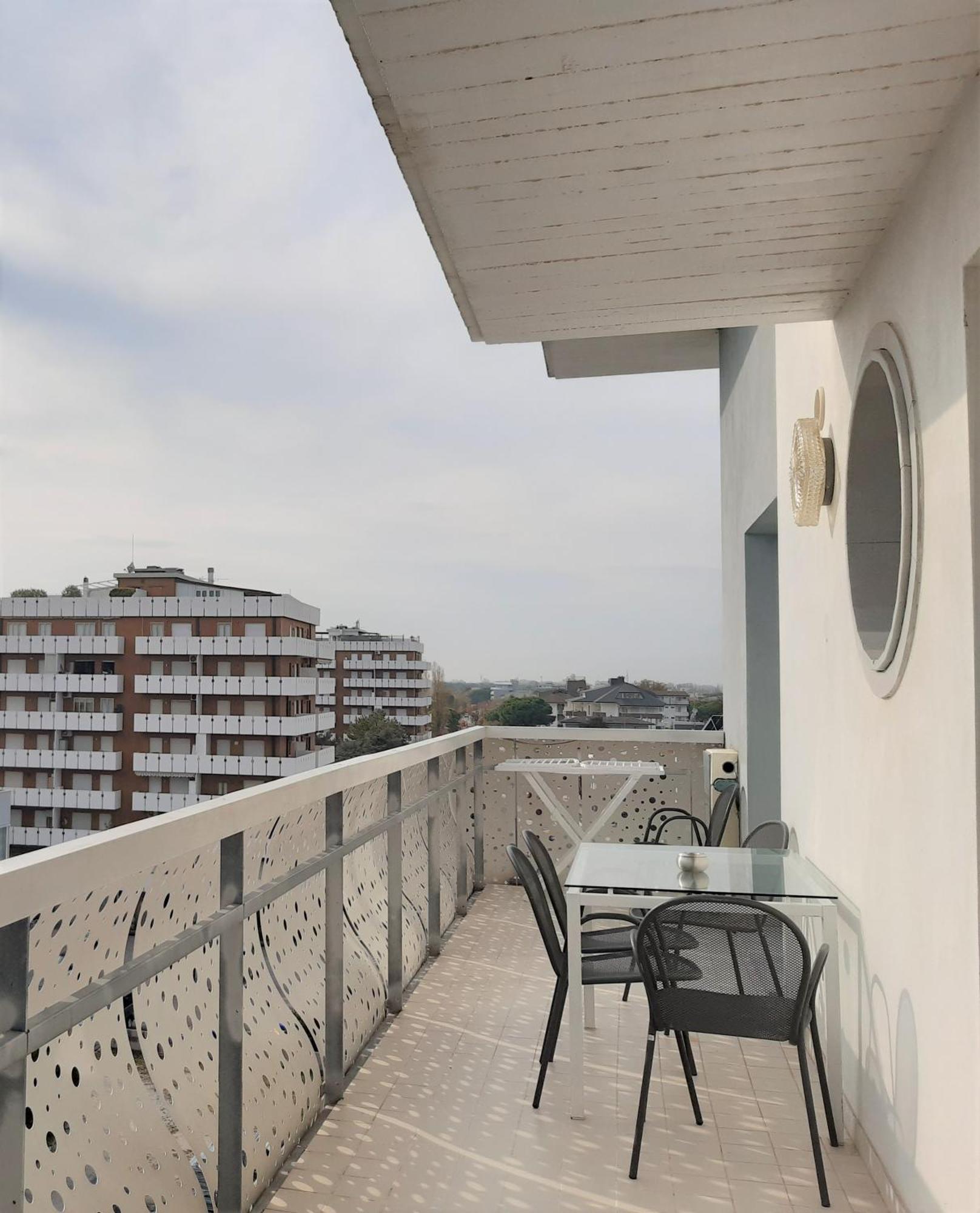 Appart-Hotel Holiday Lignano Sabbiadoro Exterior foto